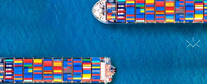 Blocos de navios desencaixados, remetendo ao conceito de site responsivo